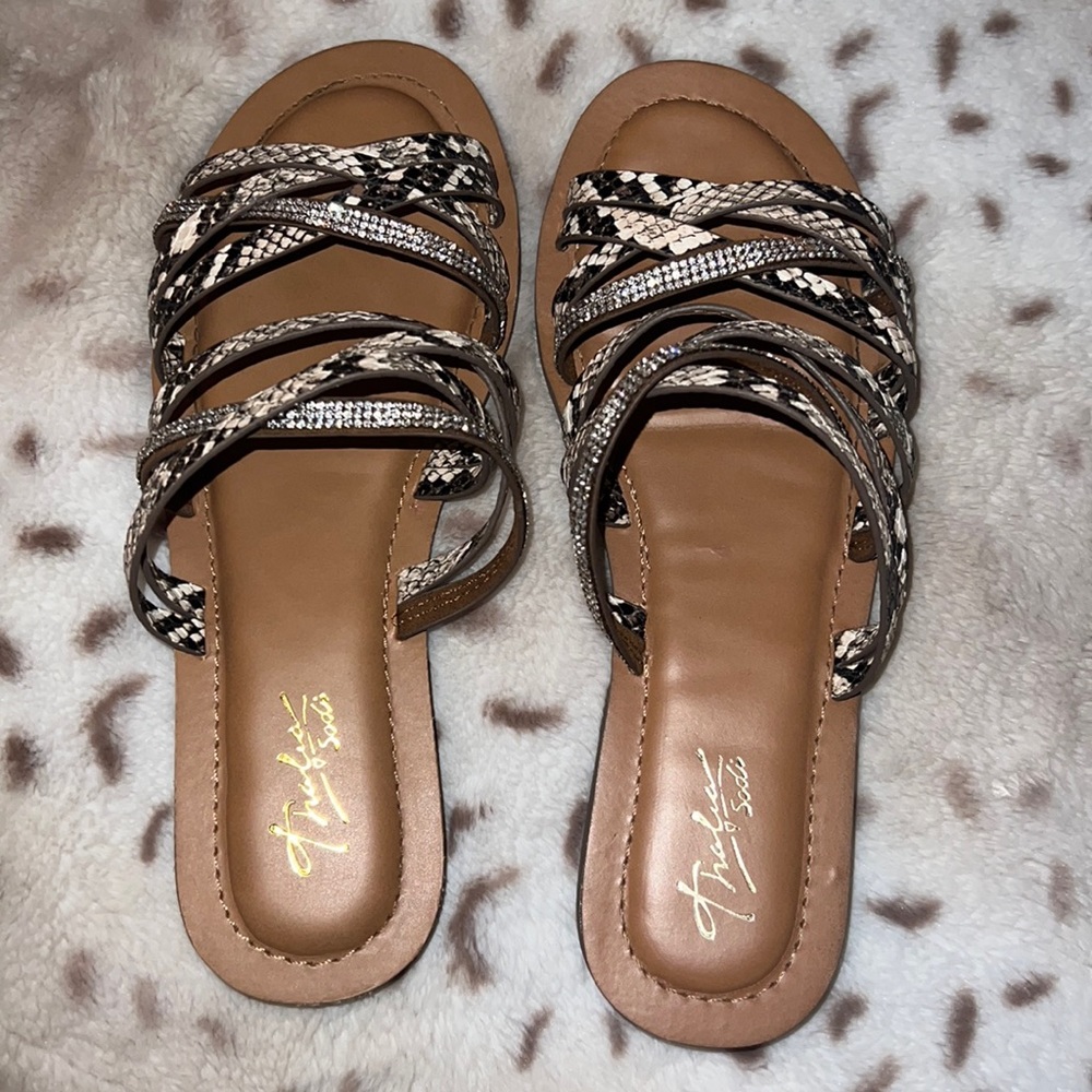Thalia sandal